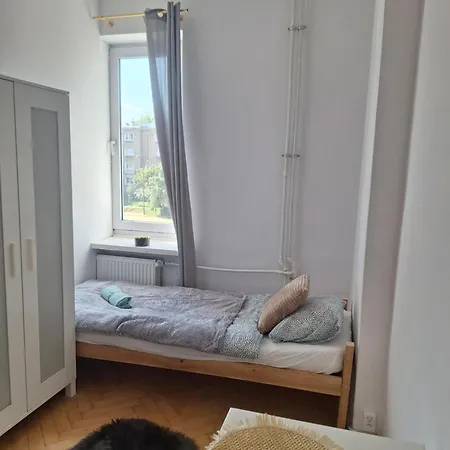 아파트 Regem Aleja Solidarnosci 바르샤바